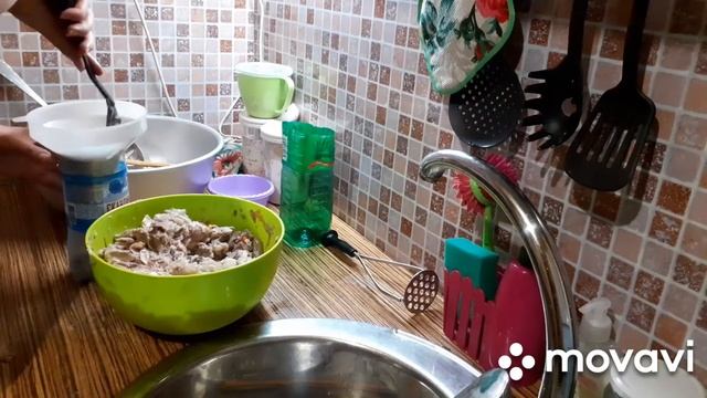 Домашняя ветчина в бутылке  из свиной рульки .