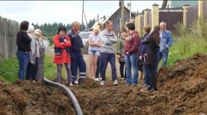 Люди живут почти две недели без воды. В Ревде в поселке Починок меняют трубу