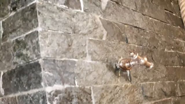 Печь каменка облицована камнем талькохлоритом
