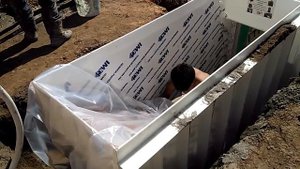 Погреб пластиковый "ТИТАН Фермер" - видео обзор монтажа своими руками. Смотреть комплектацию...