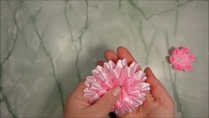 Хризантема из лент, канзаши мастер класс