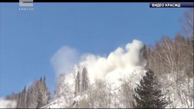 В горах Кузнецкого Алатау взорвали лавины над железной дорогой смотреть онлайн