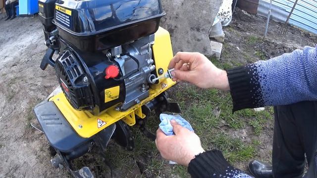Весенняя подготовка почвы / Культивация с коровяком
