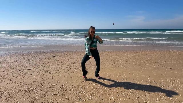 ZUMBA® FITNESS / BACHATA (Kay One & Cristobal) смотреть онлайн