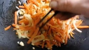 Лапша Соба с овощами и свининой.