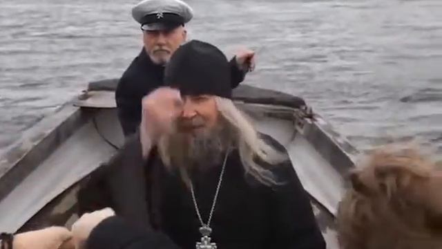 О ТОМ КАК БАТЮШКА УЧИЛ СВЯТЫХ, КАК ПРАВИЛЬНО МОЛИТьСЯ ГОСПОДУ смотреть онлайн