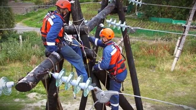 Работы на высоте в электроэнергетике. Подъем на деревянную опору и эвакуация. смотреть онлайн