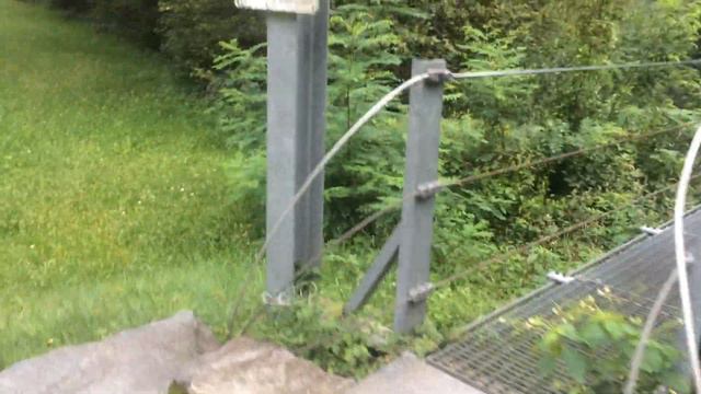 Швейцария,подвесной мост через реку Maggia. смотреть онлайн