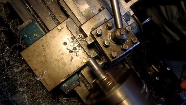 Токарный станок ТВ-16, нарезаем резьбу резцом / thread cutter mode