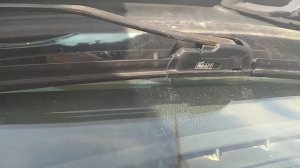 Дворник не прижимается к стеклу..