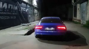 Красивая выхлопная система на Audi RS7