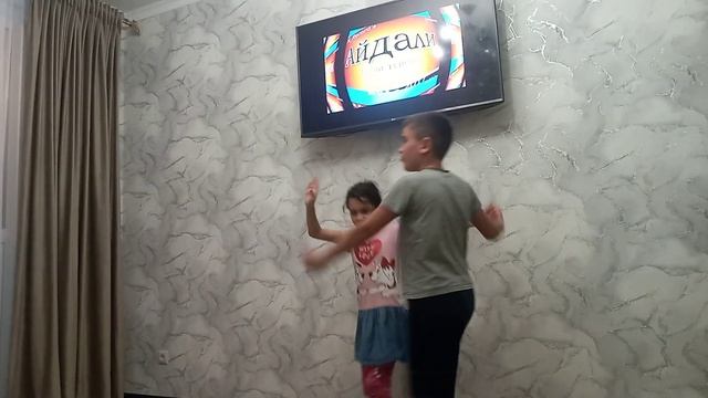 #Памирский народный традиционный танец для начинающих .Ракси Помири ,Ракси Туйена.