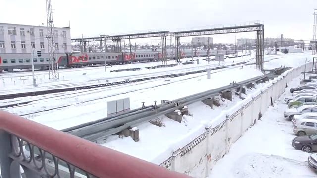 Вагоны на пути на вокзале, железнодорожный вокзал, город Орёл