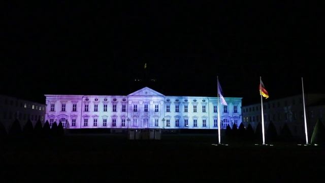 Schloß Bellevue - Berlin leuchet 2018 смотреть онлайн