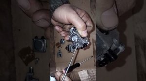 не работает  карбюратор после зимы..mp4