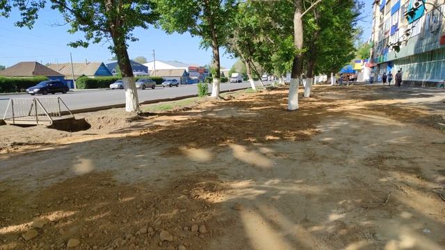 В Уральске строят новый бульвар. Абулхаир Хана - С. Датова. Весна 2021