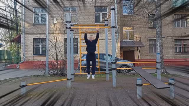 Гимнастика на турнике - Gymnastics on the horizontal bar