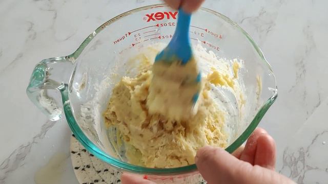 1 banana, 1 egg and 1 cup of flour! No Knead! No Oven! Make this dessert in 5 minutes! смотреть онлайн