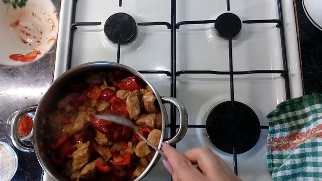 Самый Вкусный гуляш с болгарским перцем!!! Блюдо на каждый день!! смотреть онлайн