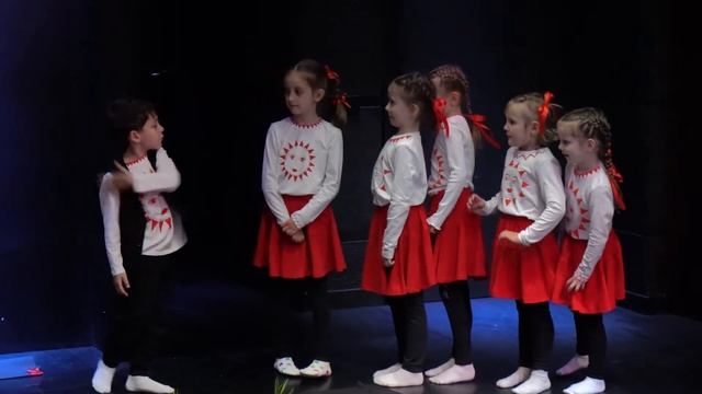 Спектакль "Дело было в огороде". смотреть онлайн