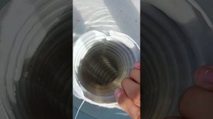 Проверка на качество дренажной трубы. сантехнический дисконт-центр "Ресан"