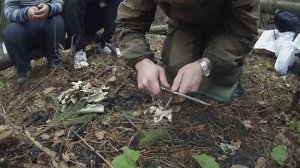 розжиг костра с помощью огнива "кампания огнива сплав"