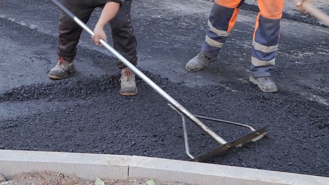 Возобновился ремонт межквартального проезда между улицами Кирова и Николаева смотреть онлайн