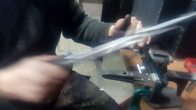 Заточка якута на профиле. На камеру коплю, зае...л теоефон. смотреть онлайн