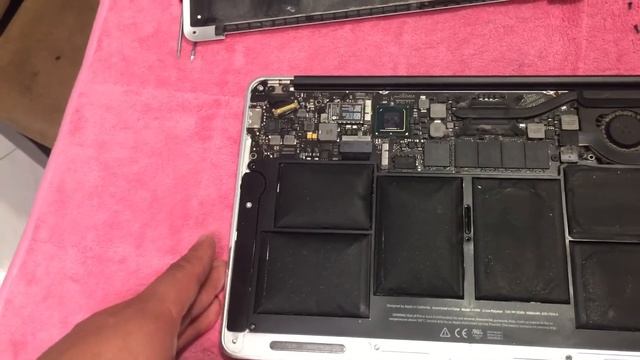 como cambiar la bateria inflada en macbook air смотреть онлайн