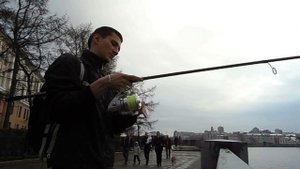 Артём пробует мой комплект для ловли трофейной рыбы. Снасть для хынча и тяжёлого джига