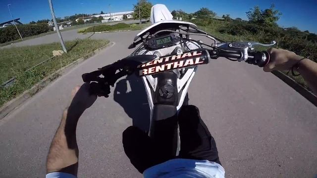 SWM 125 MOTARD CON AMICI! - GoTommyVlog #57 смотреть онлайн