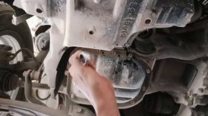 How to change engine oil Toyota Aqua hybrid.