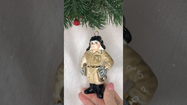 Арт. ФР42  Новогодняя игрушка из фарфора «Танкист»