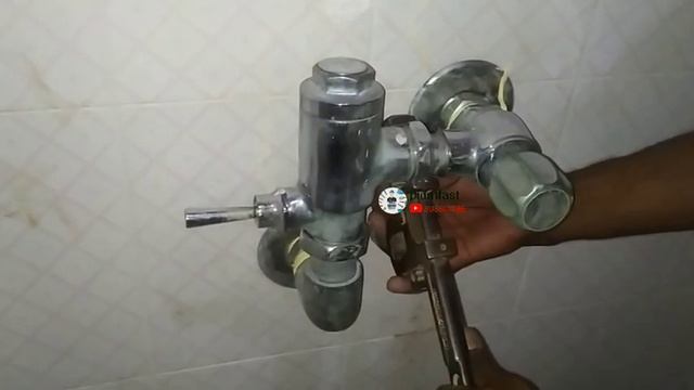 Jaguar Open flush valve fitting | Metropole push valve | toilet flush