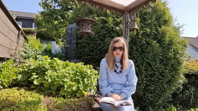 "Как быть счастливыми". Книга норвежского автора.