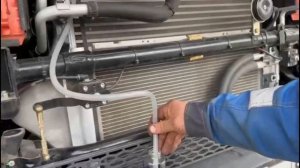 Способ проверки содержания углекислого газа в системе охлаждения двигателя