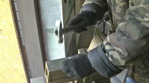 Мощная струбцина из автомобильного домкрата.