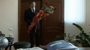 Л. ВЕЛИКАНОВА    Дарите женщинам цветы!