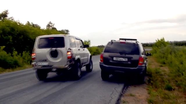 Кто быстрее УАЗ или JEEP? ! 402 метра... смотреть онлайн
