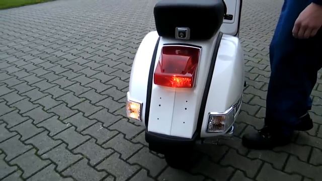 Vespa PX 125-Anniversario Unità dItalia -11 Roller/Scooter Anleitung 150 Jahre 2011 смотреть онлайн