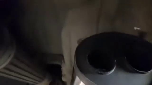 Установлен прямоточный глушитель MG-Race.