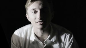 Артисты невероятно прочитали стих "Как много тех с кем можно лечь в постель"