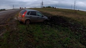 ВЫЛЕТЕЛ В КЮВЕТ! БЕСКОРЫСТНАЯ ПОМОЩЬ НА ДОРОГАХ ! СМОТРЕТЬ ДО КОНЦА!!