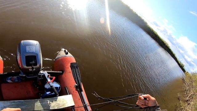 Ванна рыбы за 20 минут. Рыбалка на кастинговую сеть или на хапугу, что круче? Рыбалка с лодки. смотреть онлайн