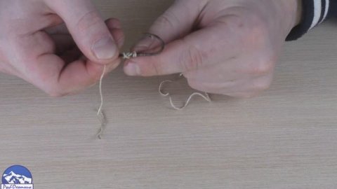 ПЯТЬ ПРОСТЫХ СПОСОБОВ КАК CВЯЗАТЬ КРЮЧКИ ДЛЯ РЫБАЛКИ