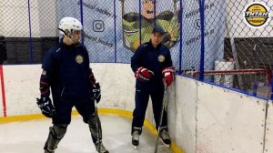 НЕУЛОВИМЫЙ ХОККЕИСТ - Как уйти от силового приема в хоккее?