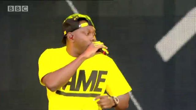 Dizzee Rascal & Robbie Williams - Going Crazy at Radio 1's Big Weekend 2013