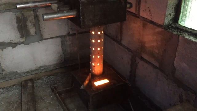 Сварили печку на отработке, тестирование печки. смотреть онлайн