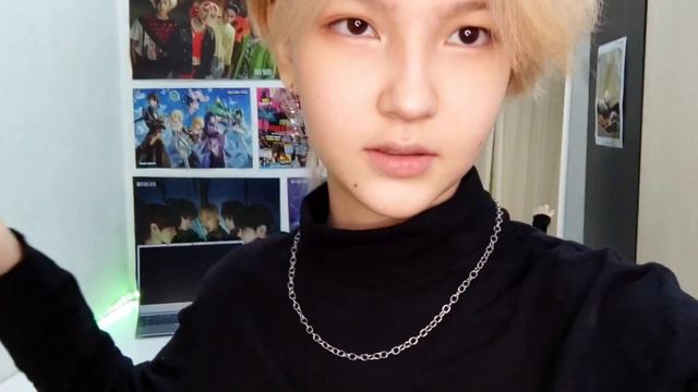 повторяю 4 образа из клипов Stray kids смотреть онлайн