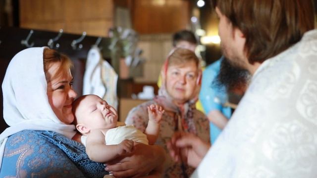 Очень красивое видео! Красивая видеосъемка крещения ребенка, видеосъемка крестин смотреть онлайн